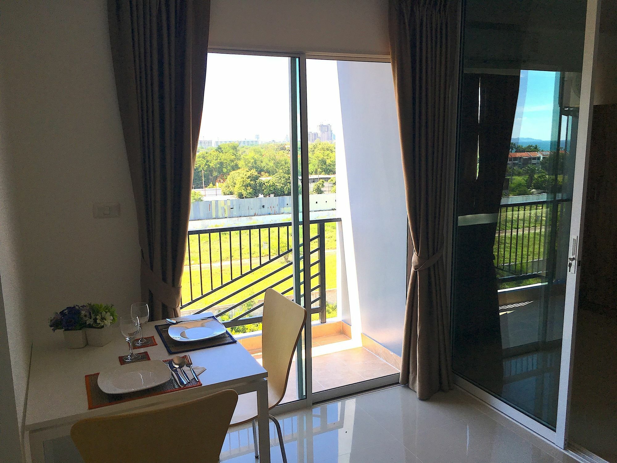 Breezy House Apartamento Praia de Jomtien Exterior foto